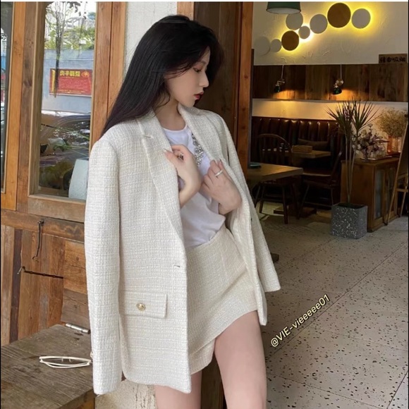 ⛔️SOLD⛔️ Maje White Tweed Blazer - Picture 4 of 5